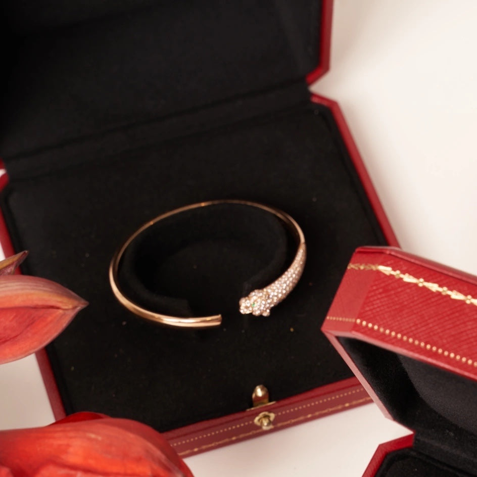¡®AuraJewelry¡¯PANTHERE ROSE GOLD DIAMOND OPEN BRACELET