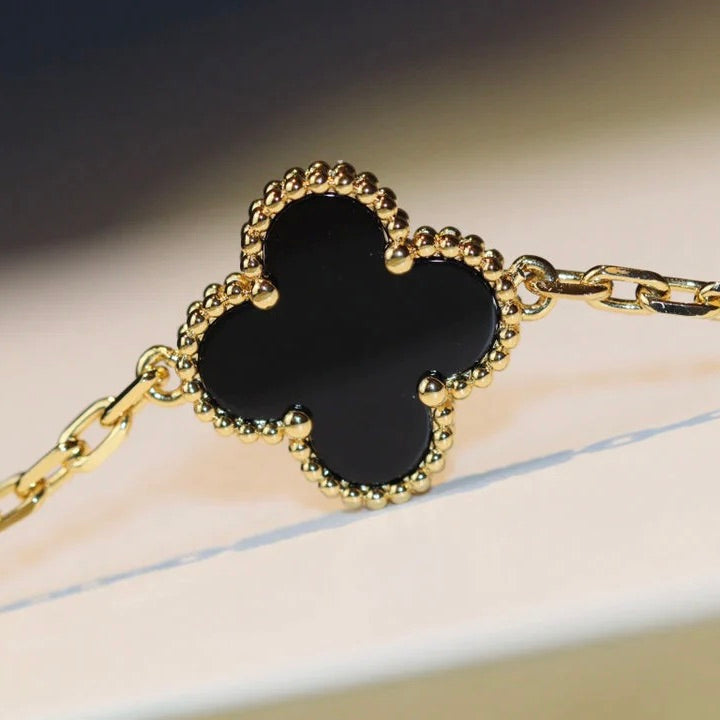 ¡®AuraJewelry¡¯CLOVER 20 MOTIFS ONYX NECKLACE