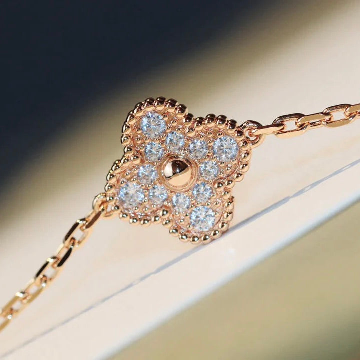 AuraJewelry クローバー20モチーフ レーザーダイヤモンドネックレス