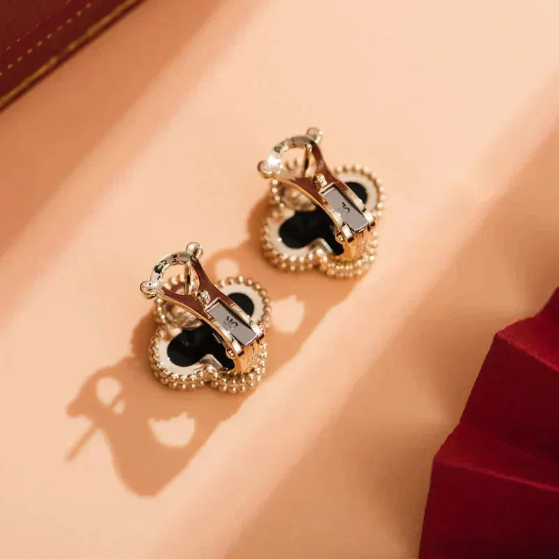 ¡®AuraJewelry¡¯CLOVER MEDIUM 1 MOTIFS ONYX STUD EARRINGS