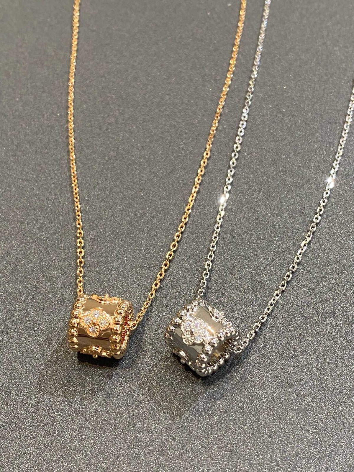 ¡®AuraJewelry¡¯PERLEE PEDANT SIVLER DIAMOND NECKLACE