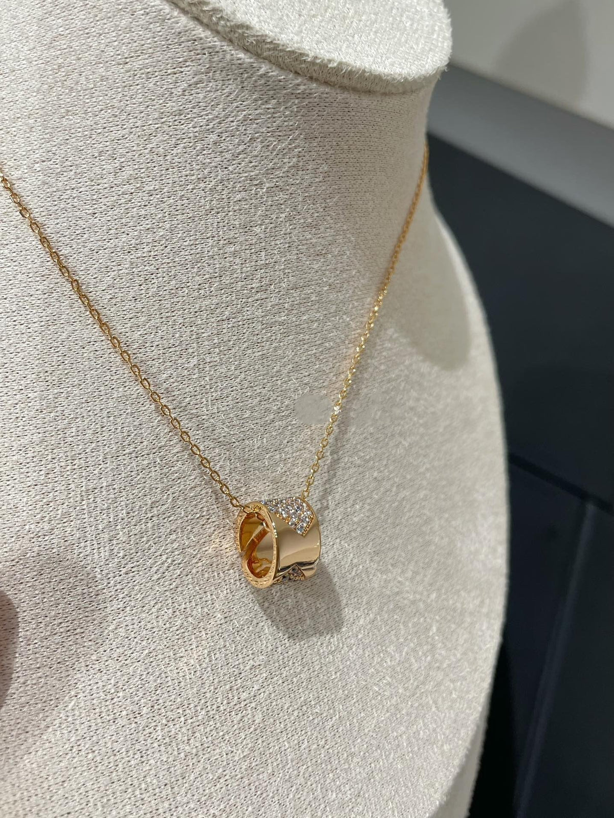 ¡®AuraJewelry¡¯LIENS EVIDENCE DIAMOND PAVED NECKLACE