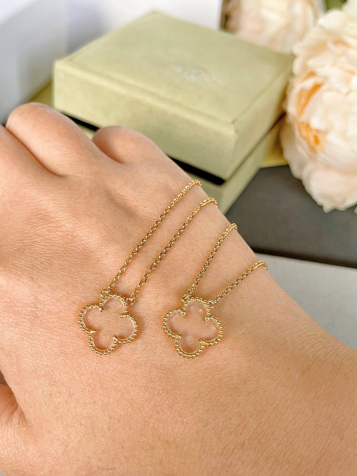 ¡®AuraJewelry¡¯CLOVER ROCK CRYSTAL ROSE GOLD NECKLACE
