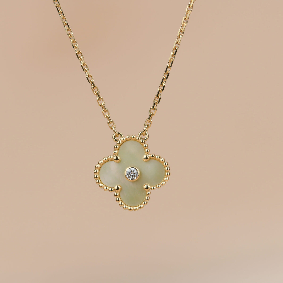¡®AuraJewelry¡¯CLOVER 15MM DIAMOND GOLD MOTHER OF PEARL NECKLACE