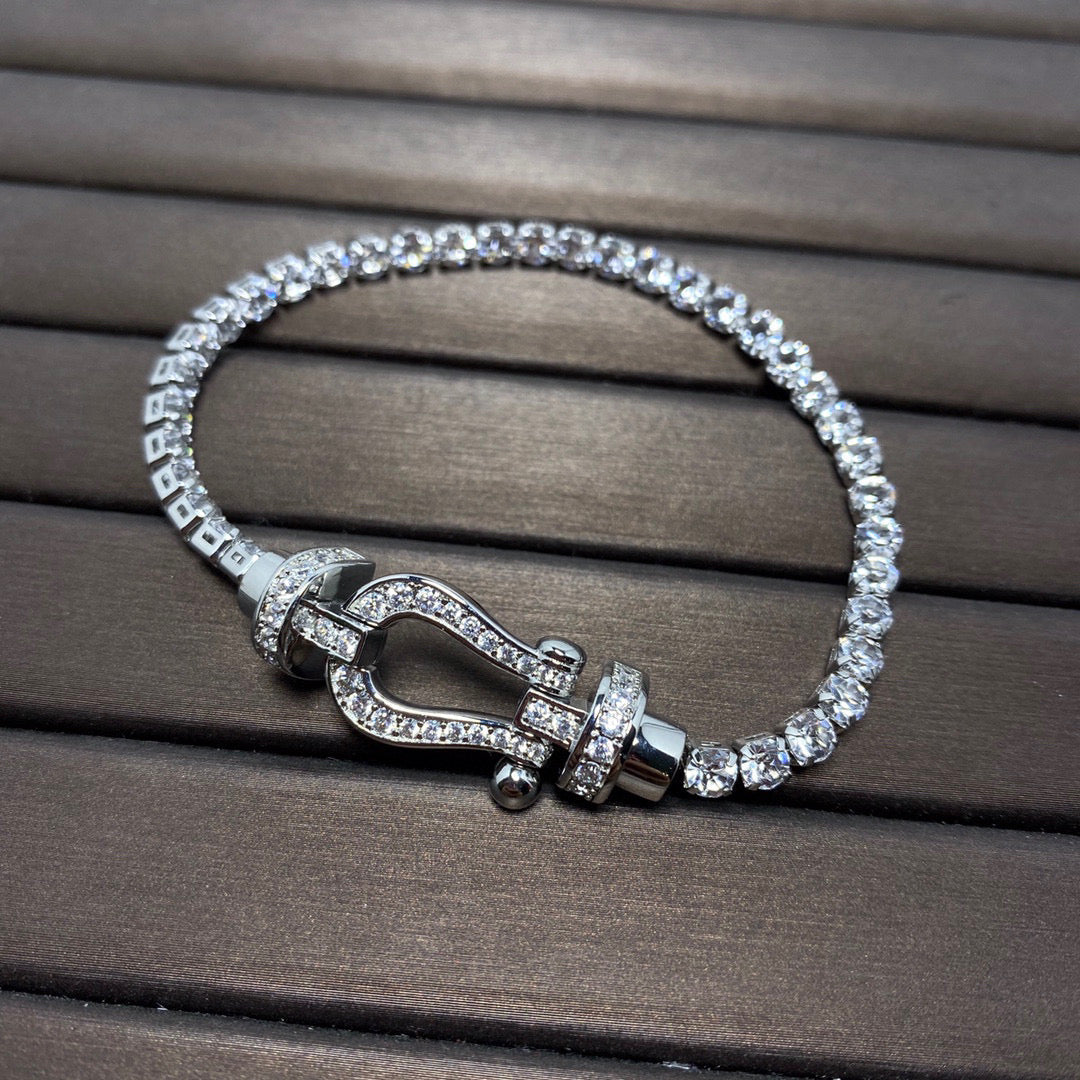 ¡®AuraJewelry¡¯FORCE HORSESHOE DIAMOND TENNIS BRACELET