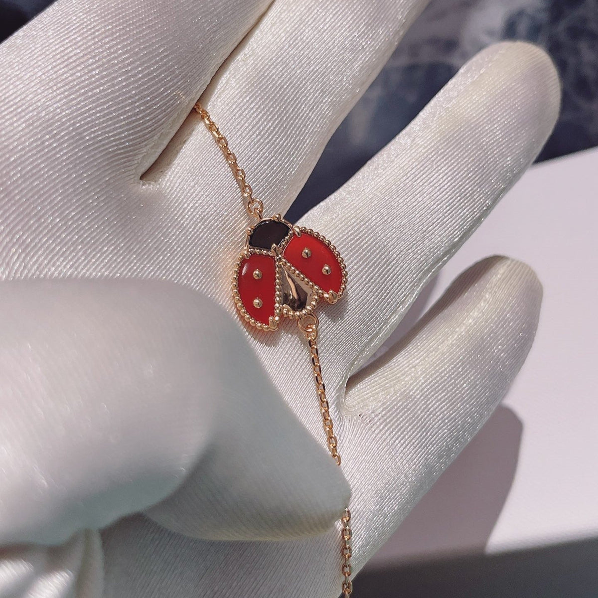 AuraJewelry「ラッキースプリング1モチーフ」ピンクゴールドブレスレット