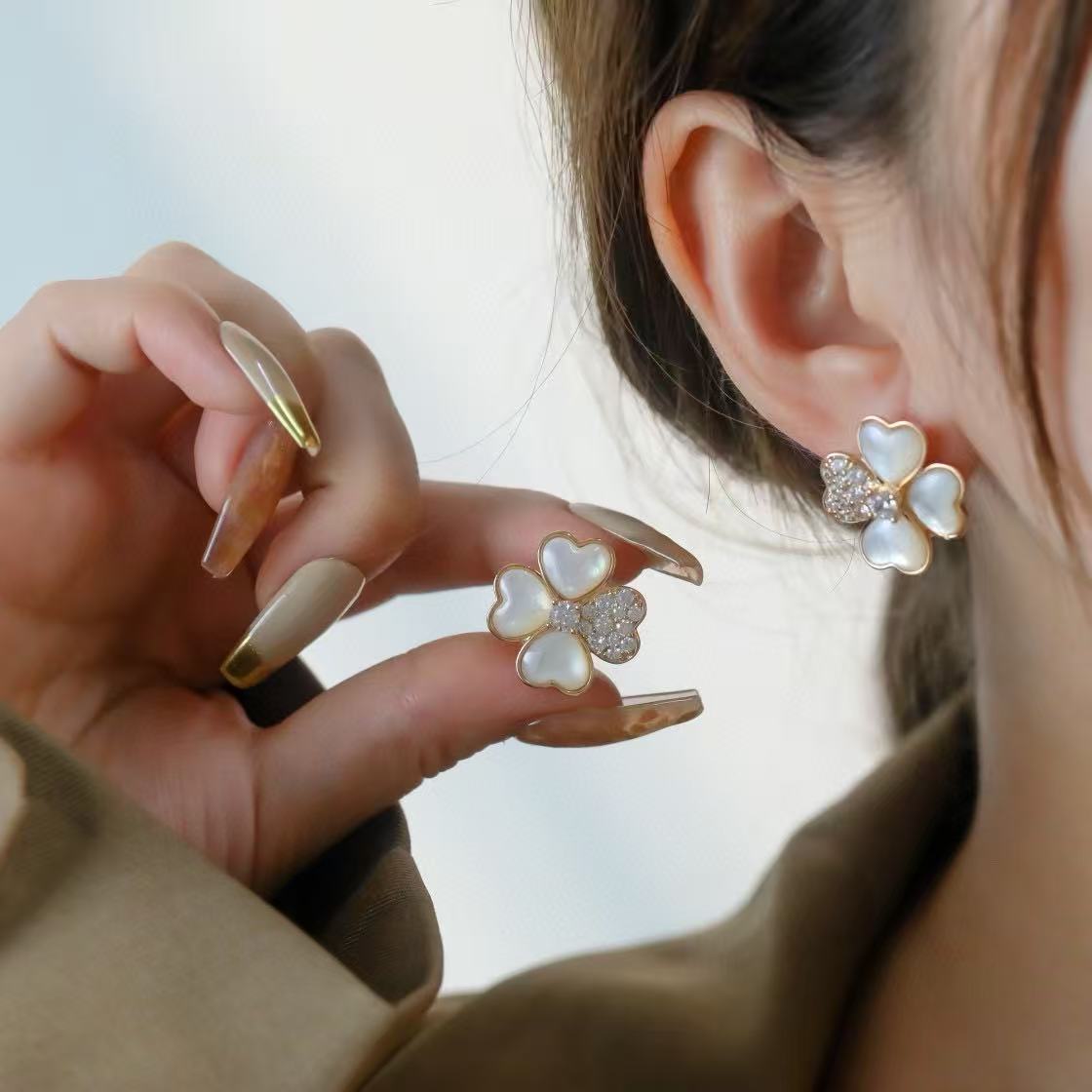 [AuraJewelry]フリヴォル ピンクゴールド フラワー ダイヤモンド イヤリング 2