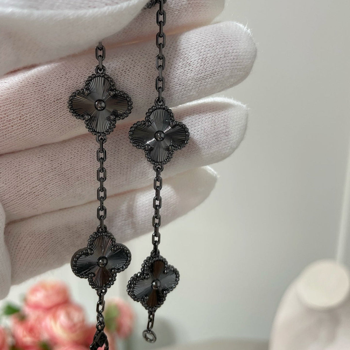 [AuraJewelry]CLOVER 5モチーフ ブラックブレスレット