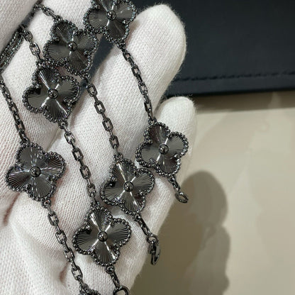 [AuraJewelry]CLOVER 5モチーフ ブラックブレスレット