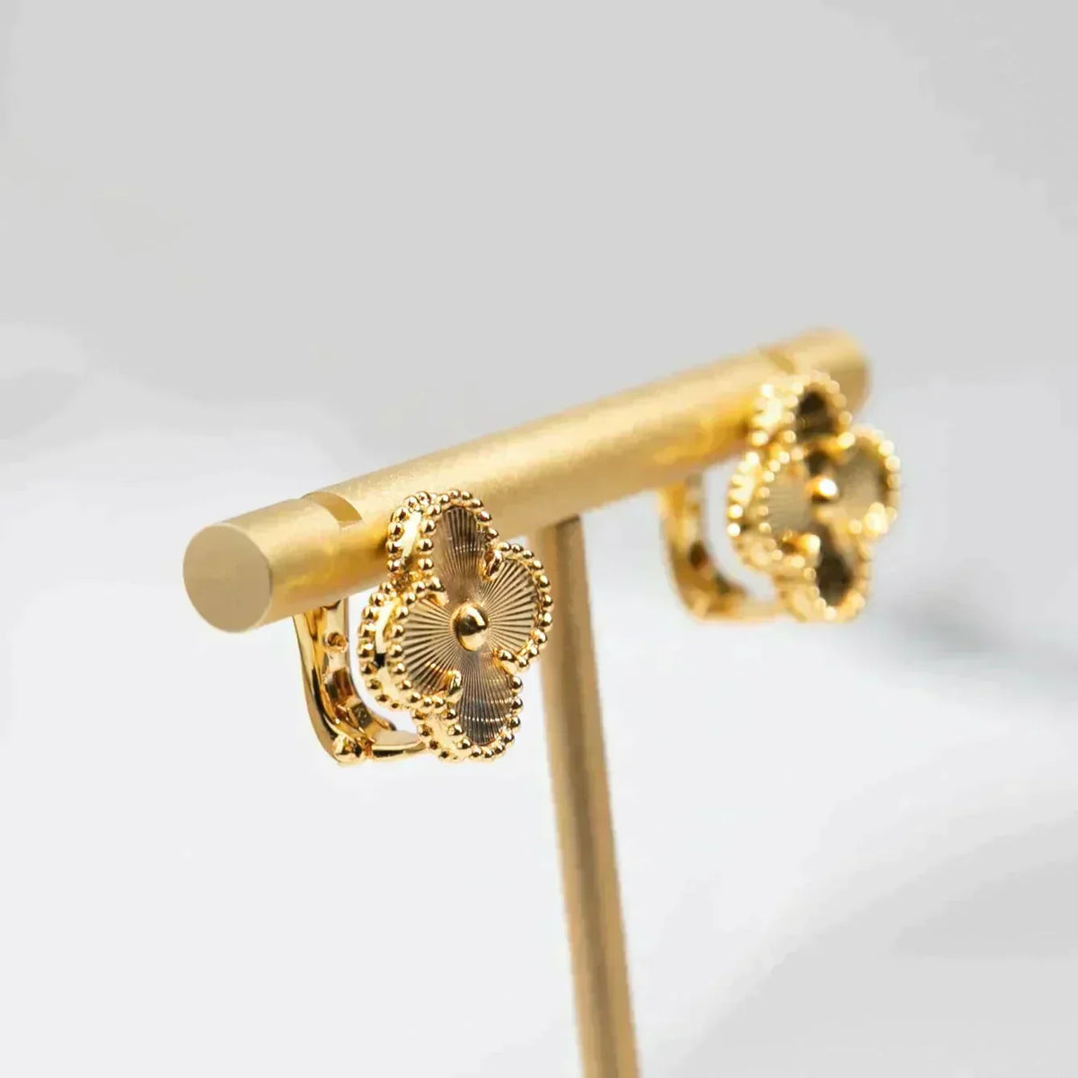 AuraJewelry CLOVER MEDIUM 1 MOTIFS LASER EARRINGS