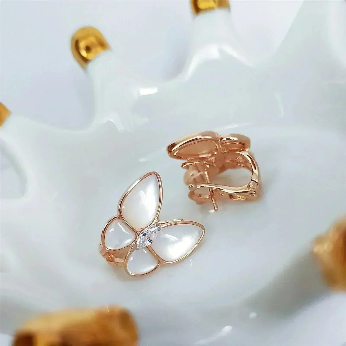 ¡®AuraJewelry¡¯BUTTERFLY MOP DIAMOND EARRINGS