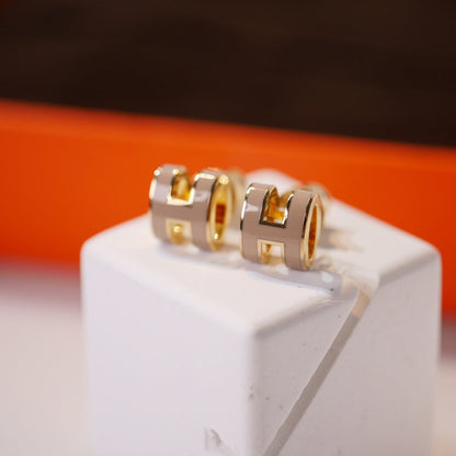 ¡®AuraJewelry¡¯MINI POP H GOLD EARRINGS GREY
