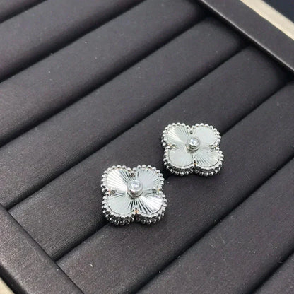 ¡®AuraJewelry¡¯CLOVER MINI 9.5MM LASER EARRINGS