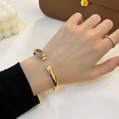 ¡®AuraJewelry¡¯PANTHERE GOLD OPEN BRACELET