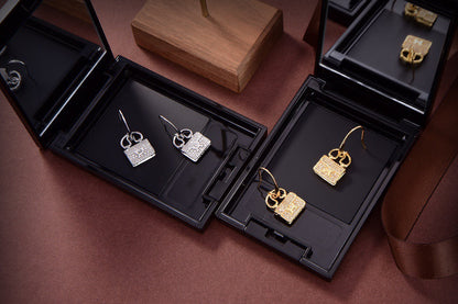 ¡®AuraJewelry¡¯KELLY DIAMOND EARRINGS