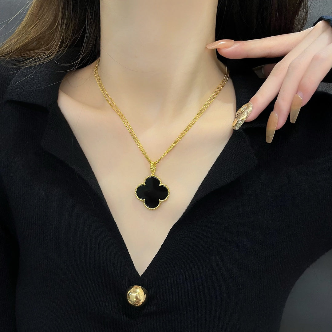 ¡®AuraJewelry¡¯CLOVER 25MM NECKLACE GOLD ONYX