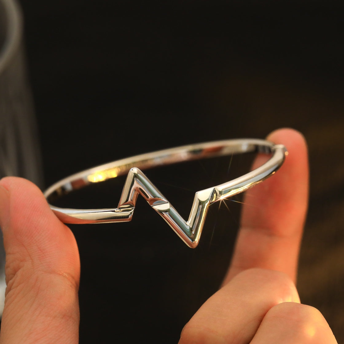 ¡®AuraJewelry¡¯VOLTE UPSITE DOWN BRACELET