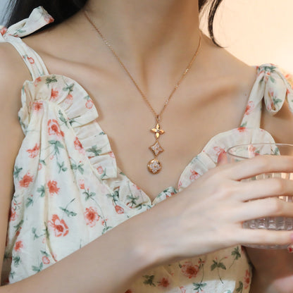 ¡®AuraJewelry¡¯STAR AND SUN DIAMOND PINK GOLD NECKLACE