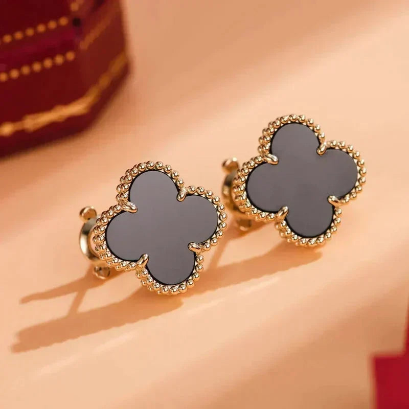 ¡®AuraJewelry¡¯CLOVER MEDIUM 1 MOTIFS  ONYX STUD EARRINGS