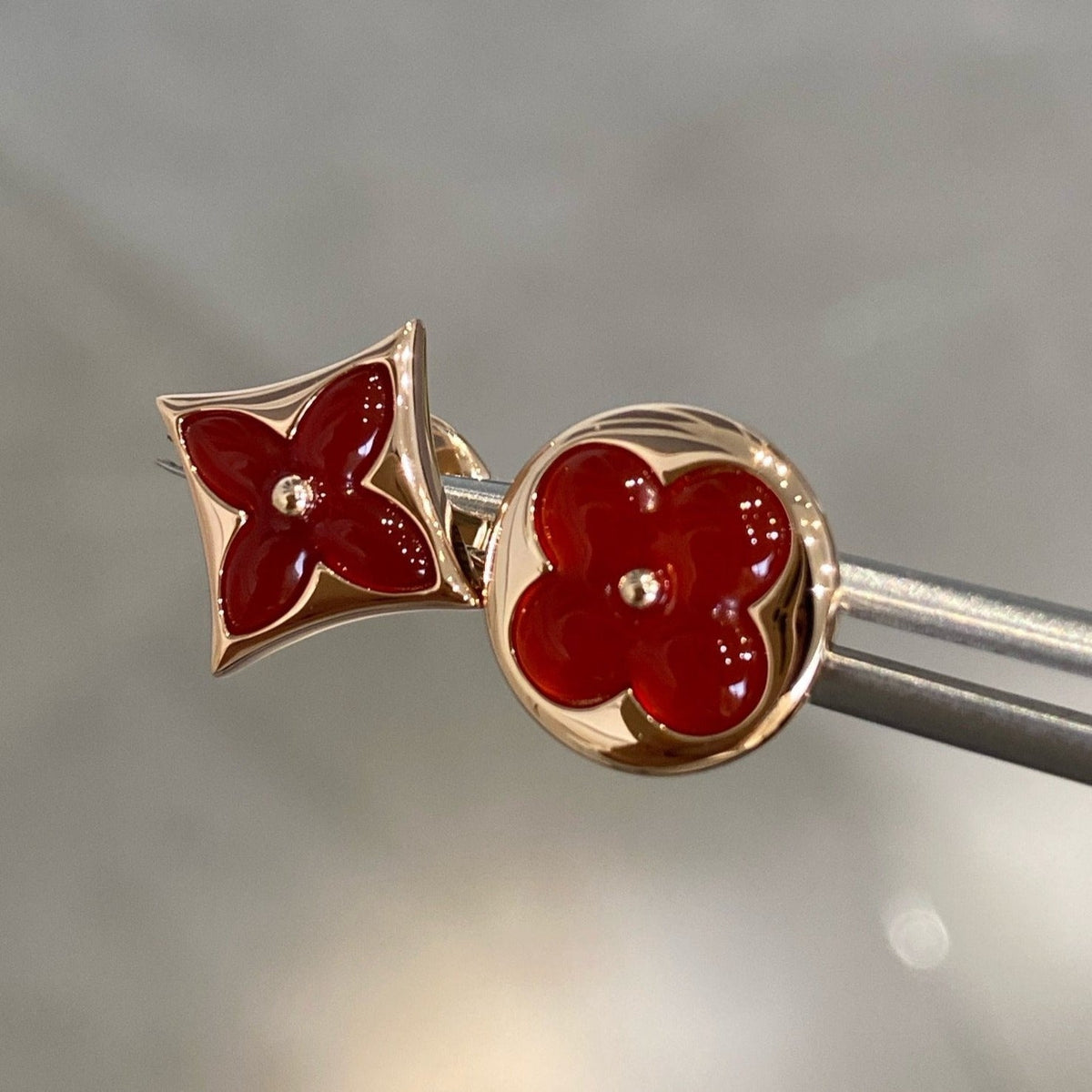 ¡®AuraJewelry¡¯STAR AND SUN PINK GOLD CARNELIAN STUD EARRINGS