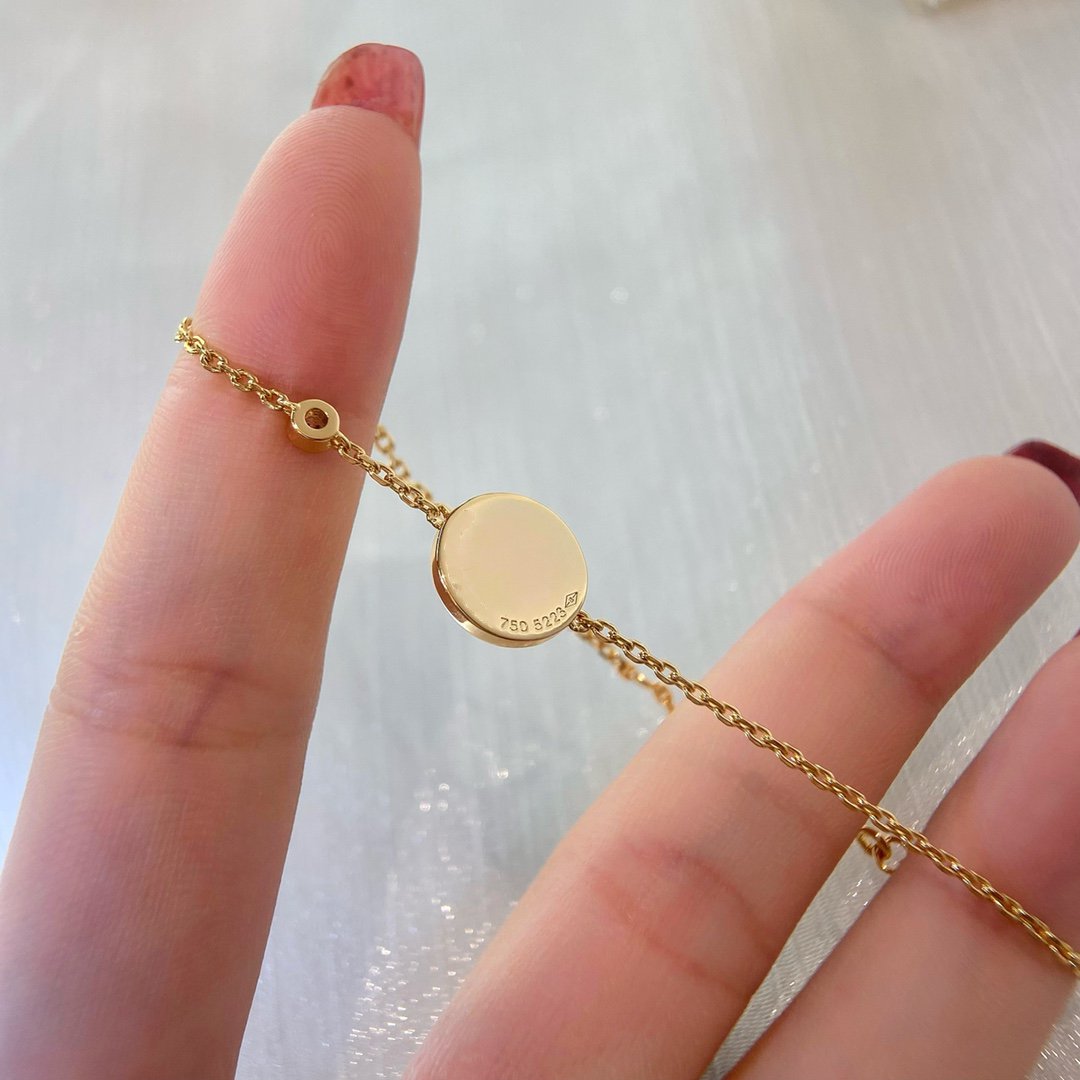¡®AuraJewelry¡¯SUN PEDANT CARNELIAN BRACELET