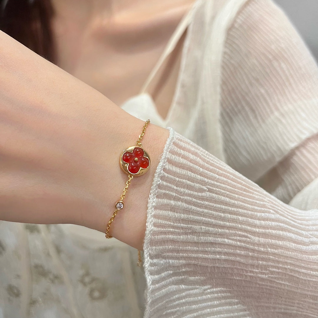 ¡®AuraJewelry¡¯SUN PEDANT CARNELIAN BRACELET