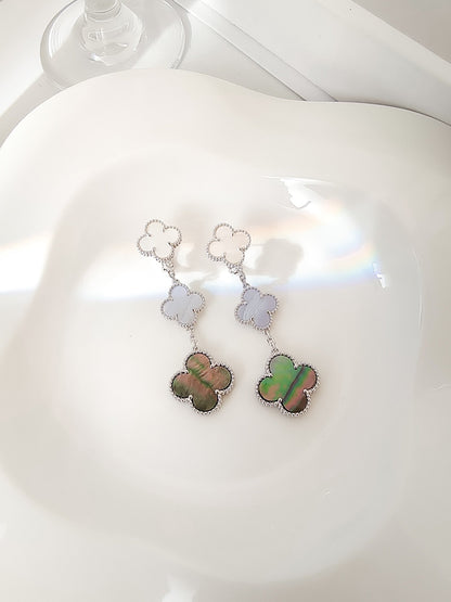 「オーラジュエリー」クローバー 3モチーフ カルセドニー ダークマザーオブパール シルバーピアス
