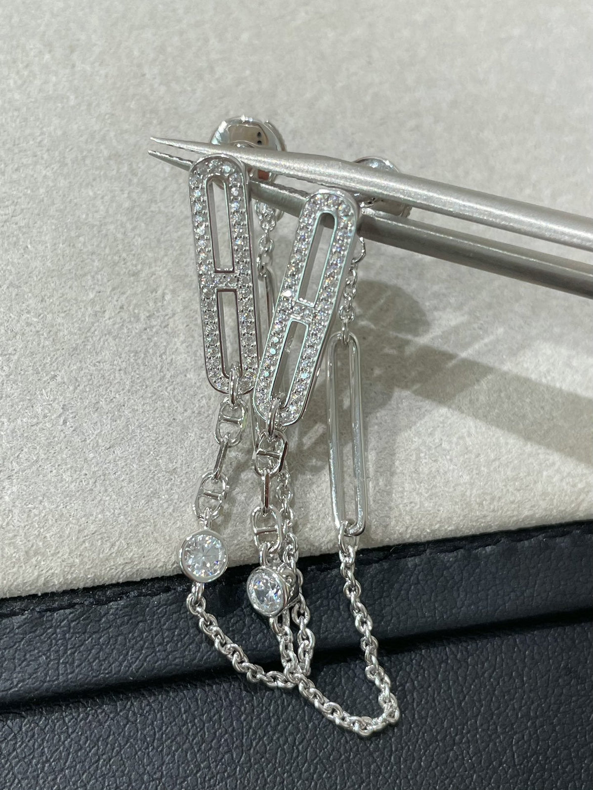 ¡®AuraJewelry¡¯CHAINE CHAOS DIAMOND DROP EARRINGS