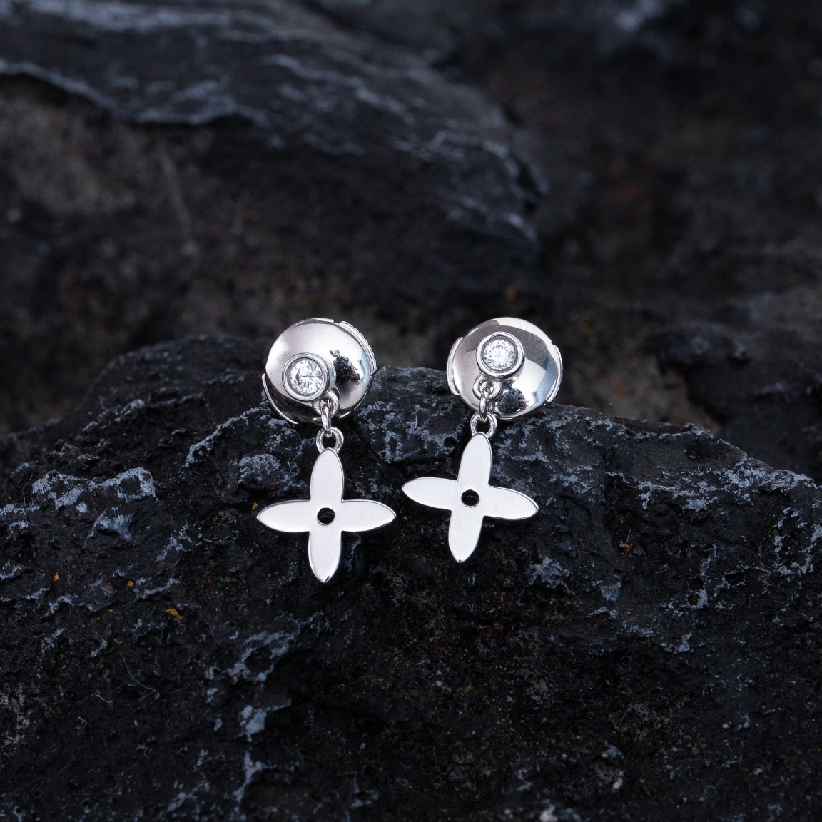 ¡®AuraJewelry¡¯VIDYLLE SILVER DIAMOND MINI DROP EARRINGS