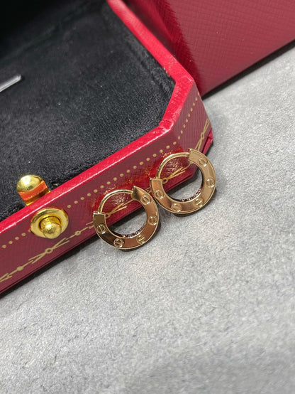 ¡®AuraJewelry¡¯LOVE MINI EARRINGS