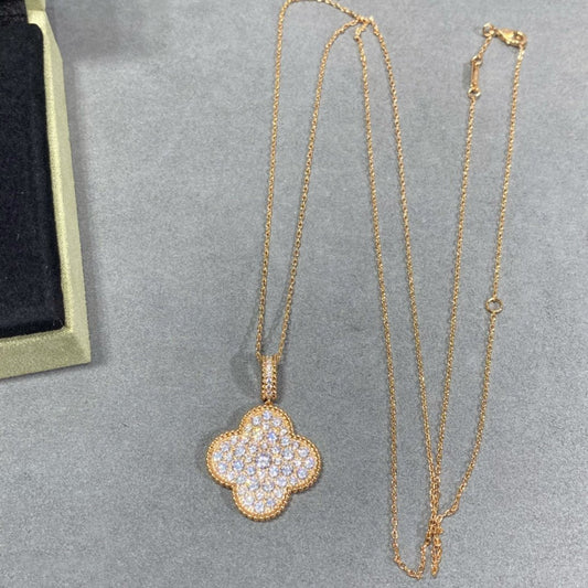 ¡®AuraJewelry¡¯CLOVER 25MM LARGE PEDANT DIAMOND PAVED LONG NECKLACE