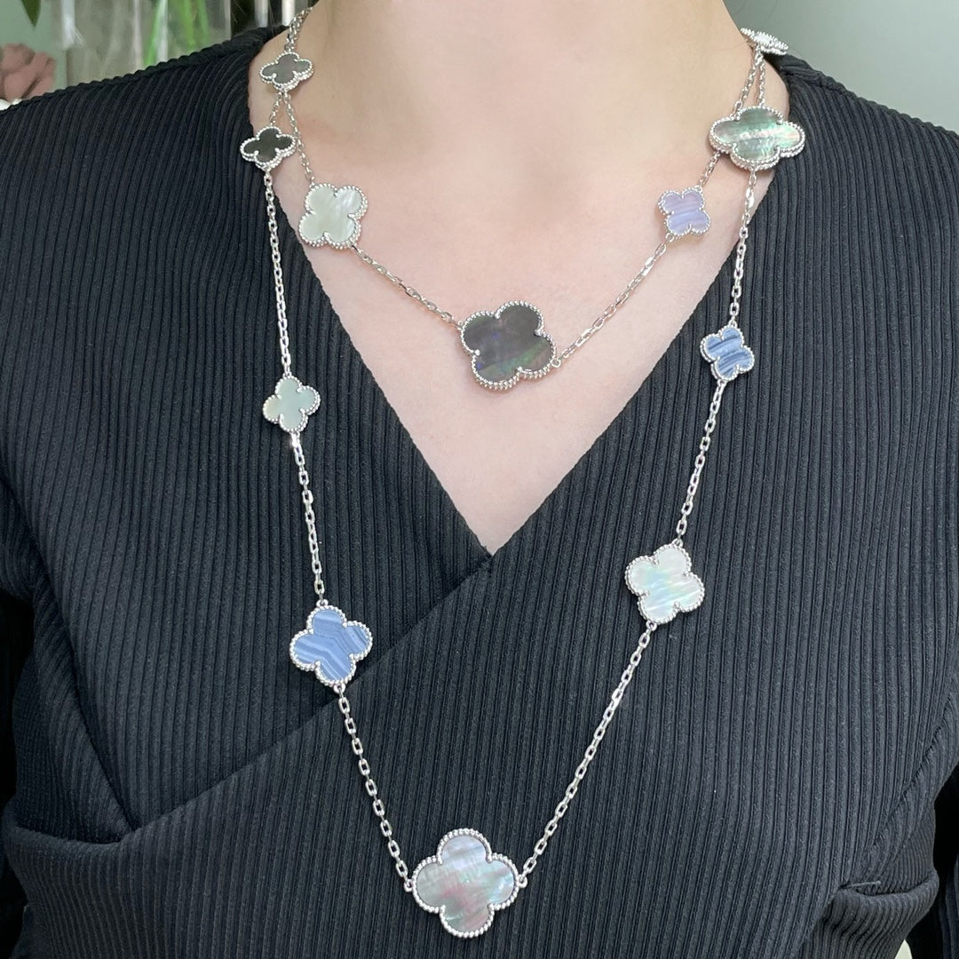 ¡®AuraJewelry¡¯CLOVER 16 MOTIF CHALCEDONY MOP SILVER NECKLACE