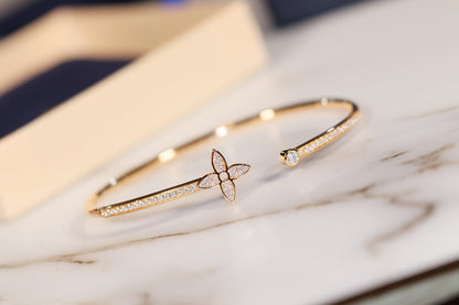 ¡®AuraJewelry¡¯IDYLLE GOLD OPEN BRACELET DIAMOND PAVED