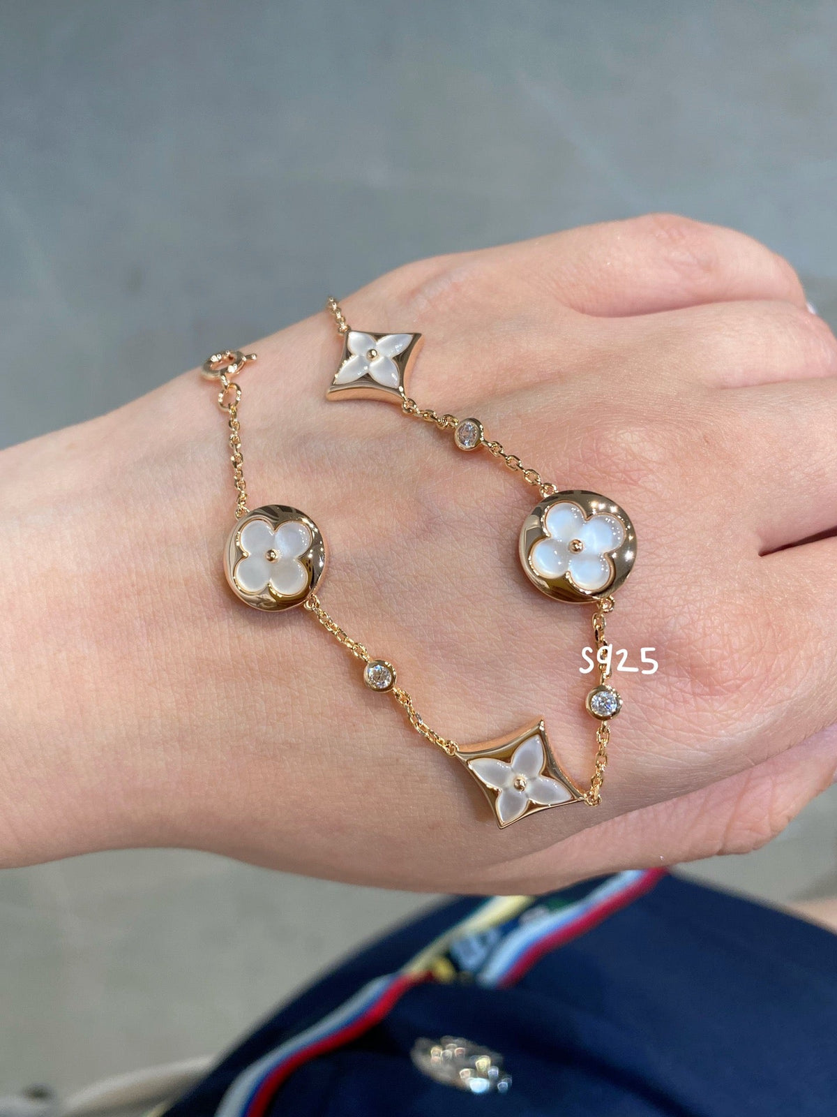 『アウラジュエリー』STAR AND SUN 4モチーフ ホワイトMOP ピンクゴールドブレスレット