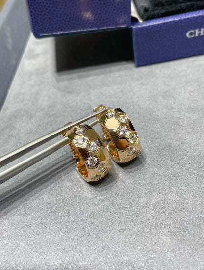 ¡®AuraJewelry¡¯BEE LOVE DIAMOND HOOP EARRINGS