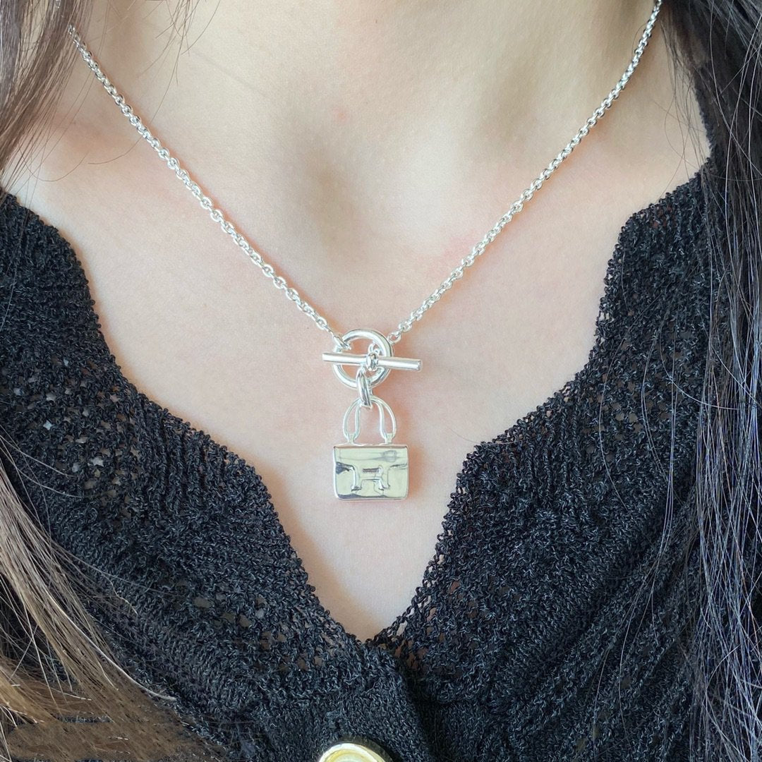 ¡®AuraJewelry¡¯CONSTANCE PEDANT SILVER NECKLACE