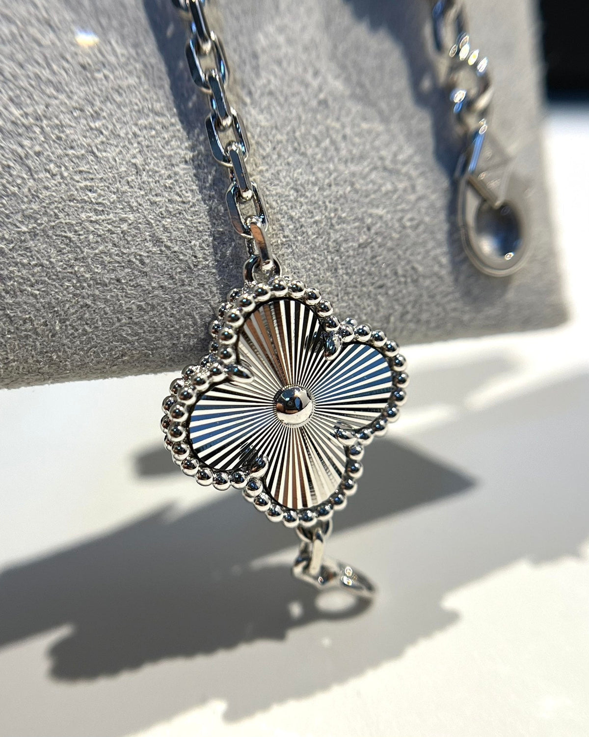 [AuraJewelry]New  CLOVER 5 MOTIF LASER BRACELET COLLECTION