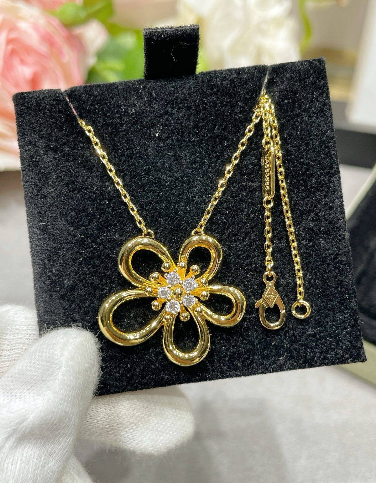 [AuraJewelry] ダイヤモンドセンター付きフラワーイヤリングセット