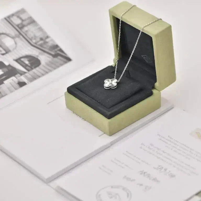 AuraJewelry®クローバー15MMダイヤモンドレーザーネックレスシルバー