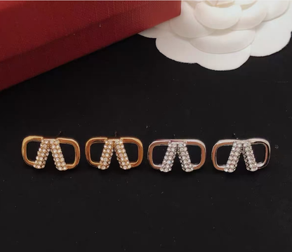 [AuraJewelry]V-shaped stud earrings