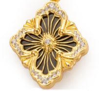 ```json
{
  "AuraJewelry": "B.C.L BIG SIZE エナメルネックレス（各種"
}
```