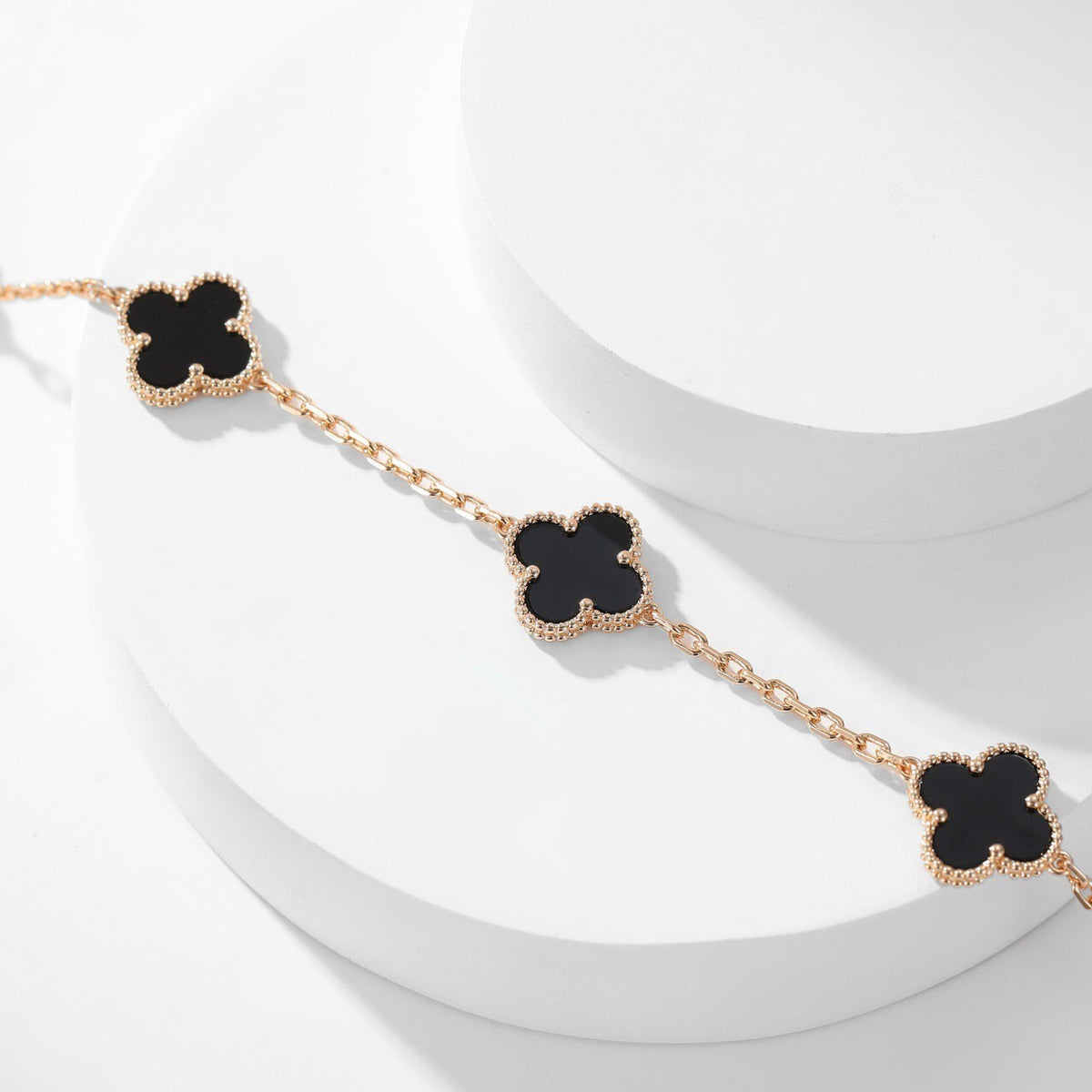 ¡®AuraJewelry¡¯CLOVER 10 MOTIFS ONYX NECKLACE