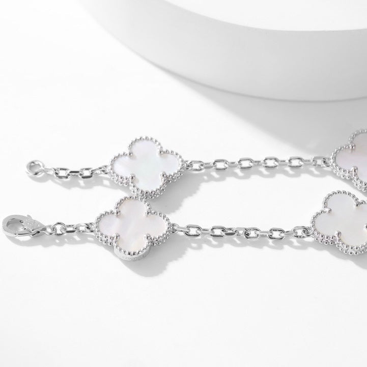 ¡®AuraJewelry¡¯CLOVER 10 MOTIFS WHITE MOTHER OF PEARL NECKLACE