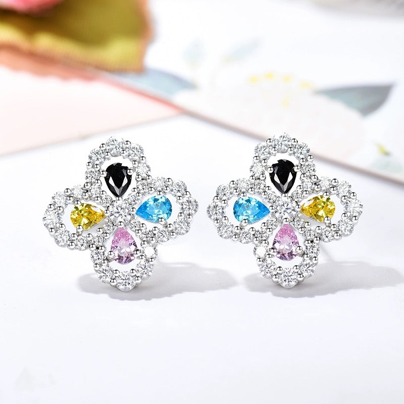 AuraJewelry「ループ ピアス フル モチーフ ダイヤモンド 16MM」