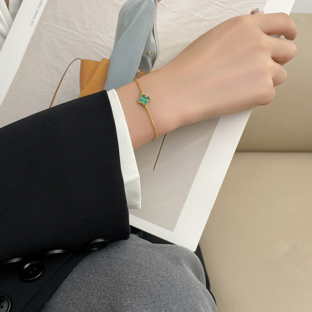 ¡®AuraJewelry¡¯CLOVER BRACELET MALACHITE 1 MOTIF