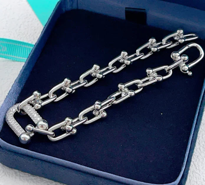 [AuraJewelry] TF HORSESHOE BUCKLE DIAMOND BRACELET