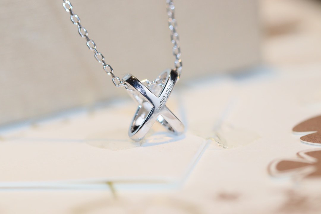 ¡®AuraJewelry¡¯JEUX DE DIAMOND NECKLACE