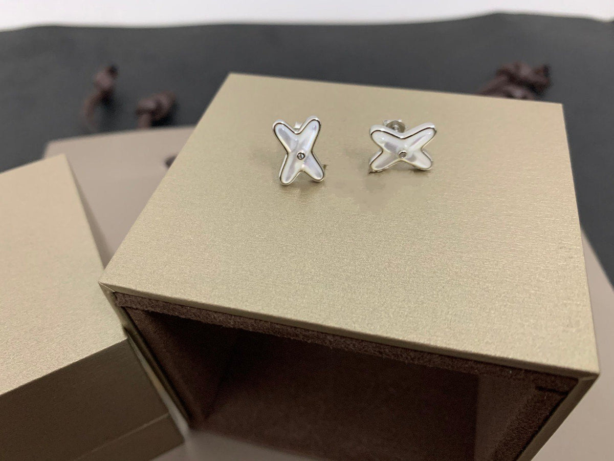 ¡®AuraJewelry¡¯JEUX DE WHITE MOP SILVER DIAMOND EARRINGS