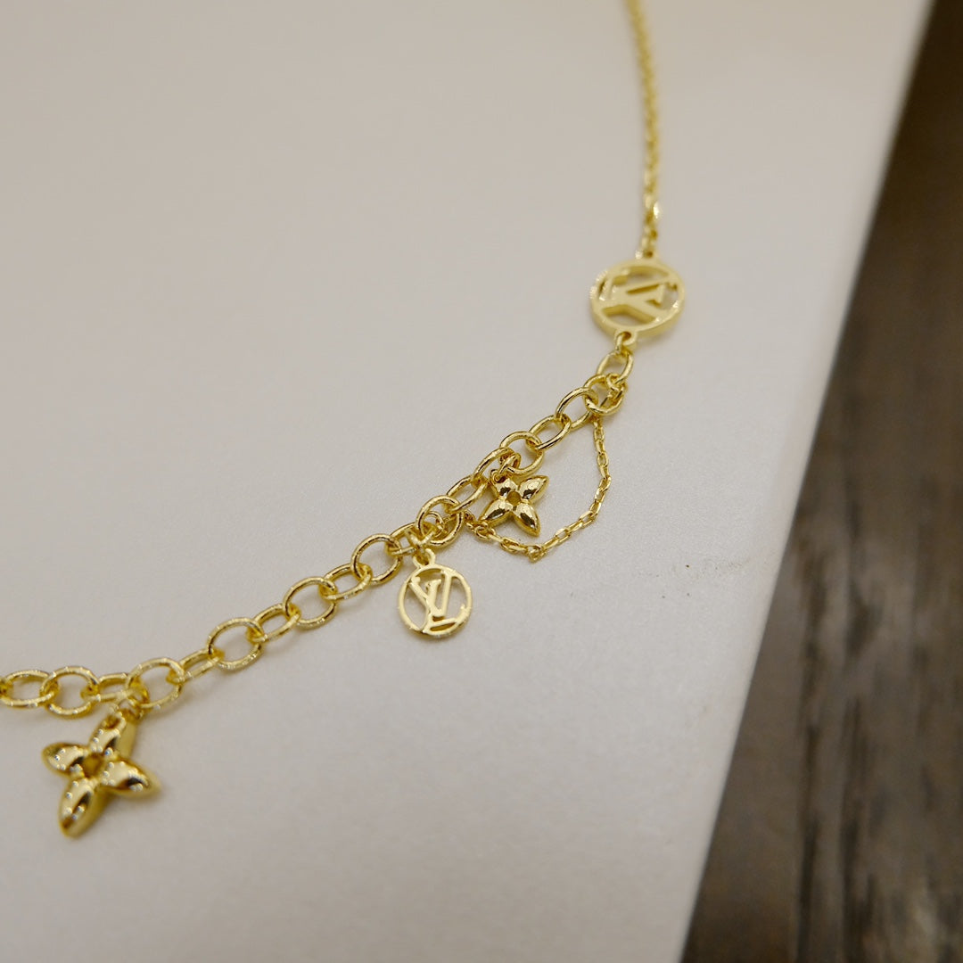 ¡®AuraJewelry¡¯BLOOMING SUPPLE NECKLACE BRASS