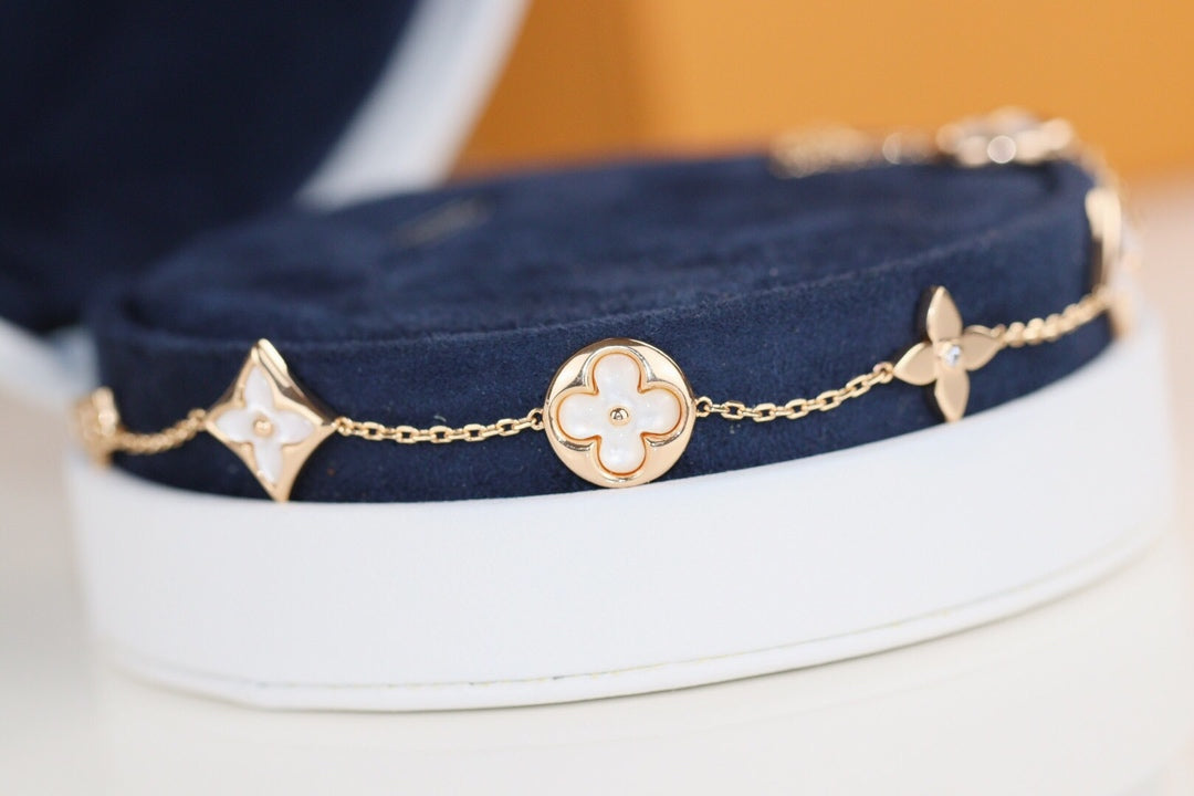 ¡®AuraJewelry¡¯LEAF CLOVER BRACELET